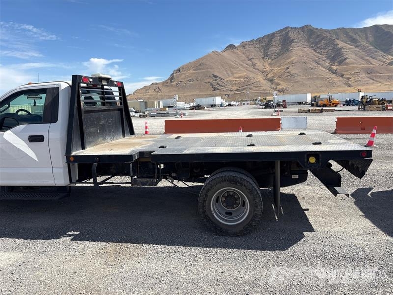 Ford F-550 XL 4x4 Flatbed Truck Kamioni sa otvorenim sandukom