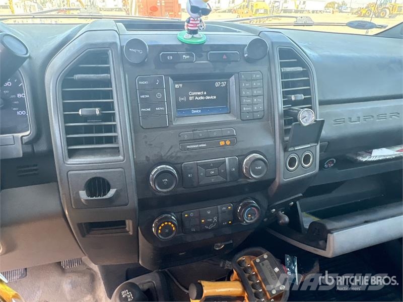 Ford F-550 XL 4x4 Service Truck Veículos municipais / de uso geral