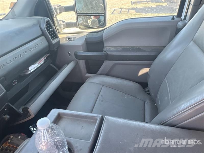 Ford F-550 XL 4x4 Service Truck Veículos municipais / de uso geral