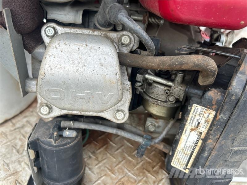 Ford F-550 XL 4x4 Utility Truck Vieglais kravas automobilis/izkraušana no sāniem