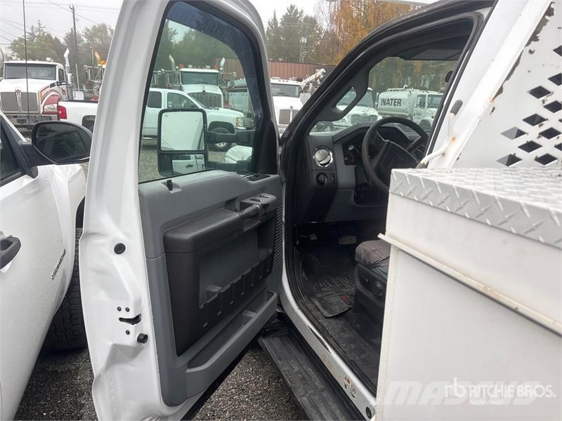Ford F-550 XLT 4x2 Flatbed Truck Pritschenwagen/Pritschenwagen mit Seitenklappe