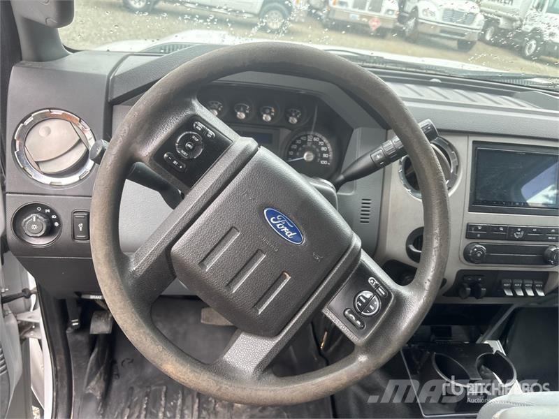 Ford F-550 XLT 4x2 Flatbed Truck Pritschenwagen/Pritschenwagen mit Seitenklappe