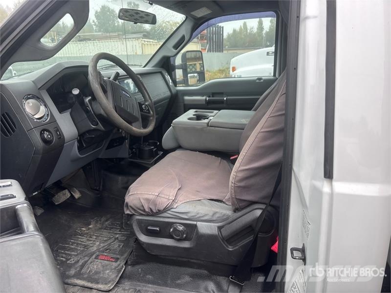 Ford F-550 XLT 4x2 Flatbed Truck Pritschenwagen/Pritschenwagen mit Seitenklappe