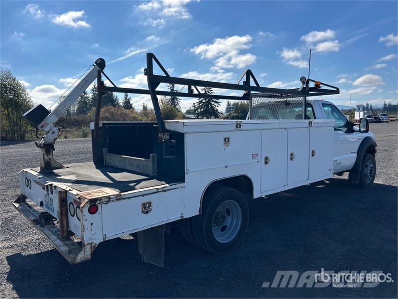 Ford F-550 XLT 4x2 Utility Truck Prekucniki