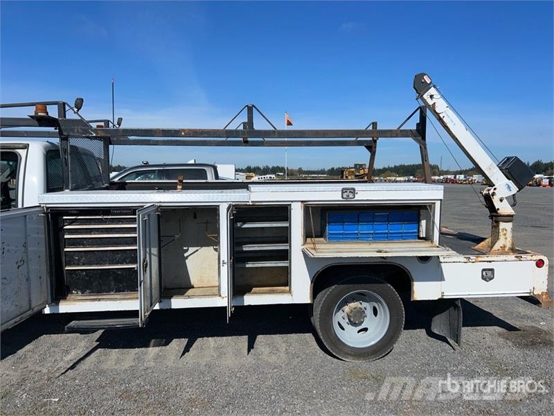 Ford F-550 XLT 4x2 Utility Truck Prekucniki