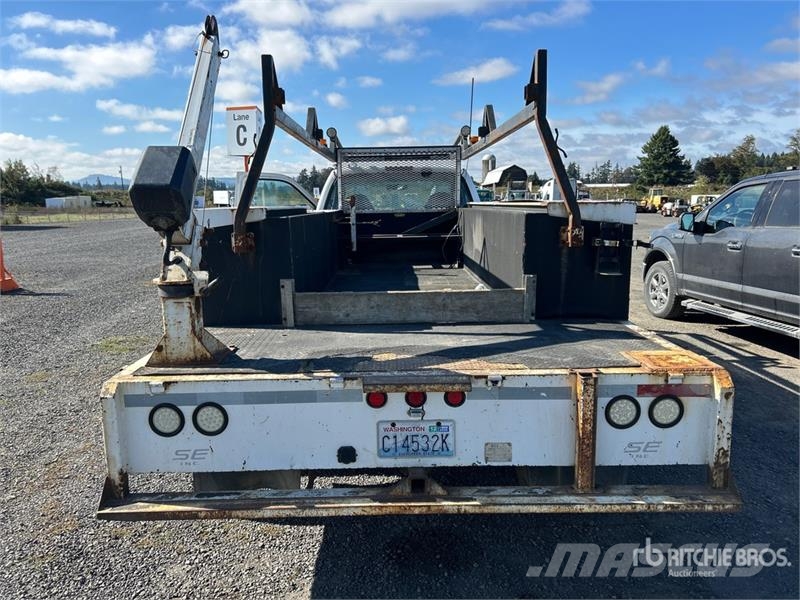 Ford F-550 XLT 4x2 Utility Truck Prekucniki
