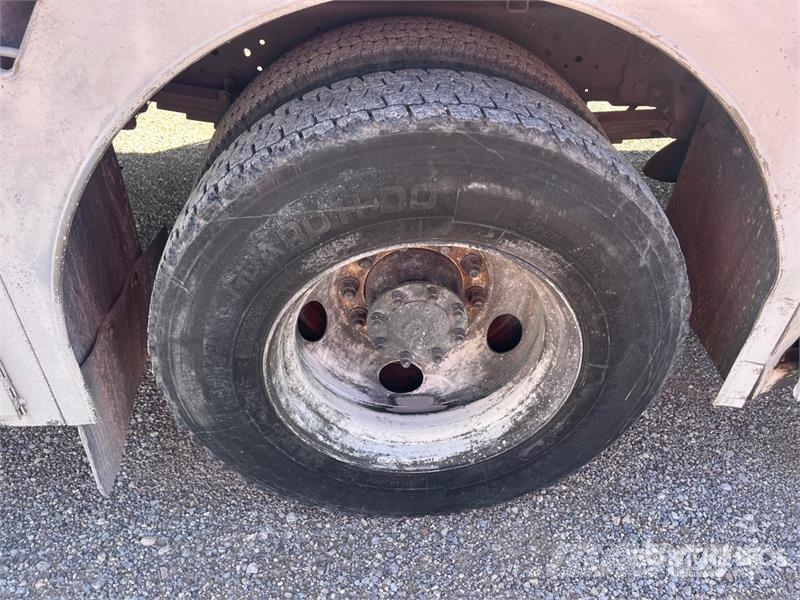 Ford F-650 皮卡.傳統半斗卡車/側卸板