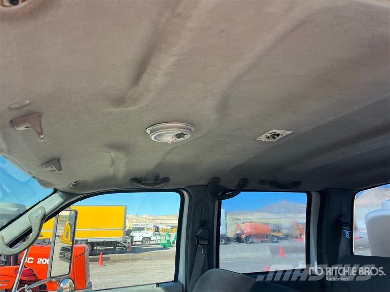 Ford F-650 皮卡.傳統半斗卡車/側卸板
