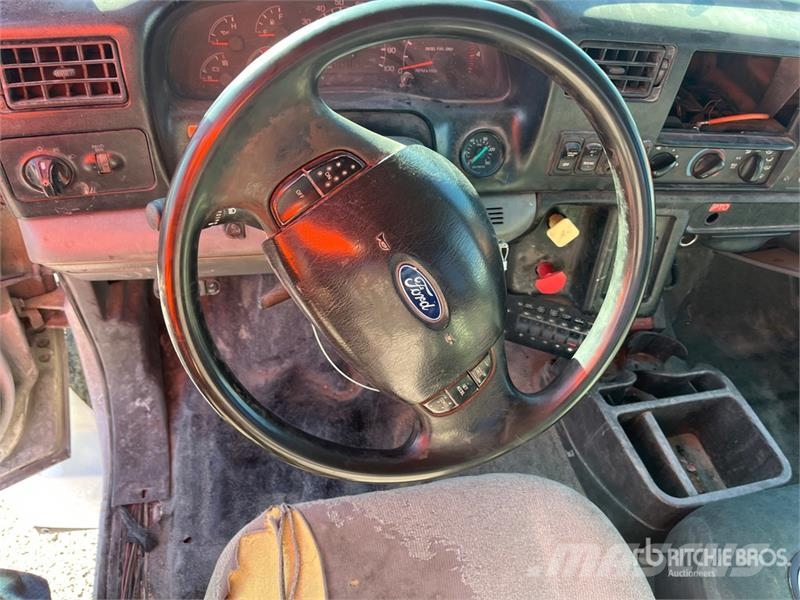 Ford F-650 皮卡.傳統半斗卡車/側卸板