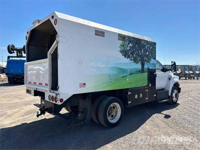 Ford F-650 4x2 Chipper Truck 碎木车