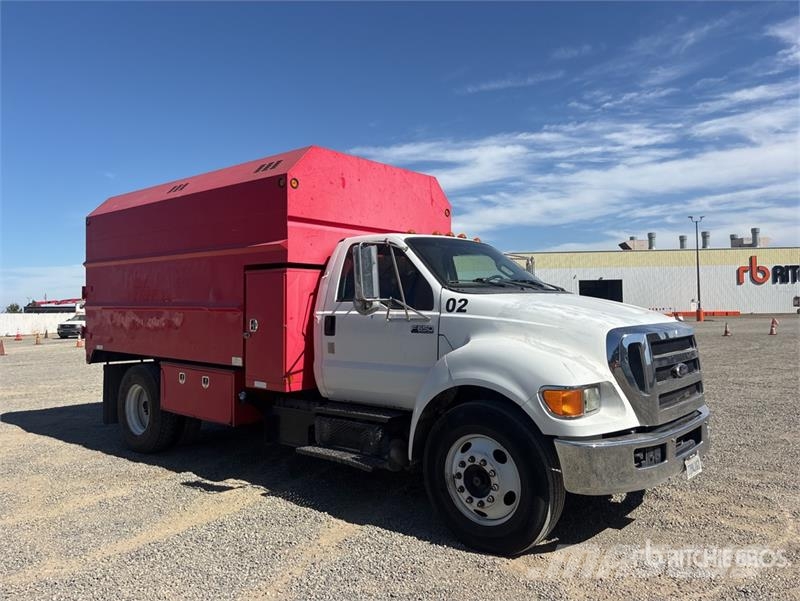 Ford F-650 4x2 Chipper Truck Hakkeveokid