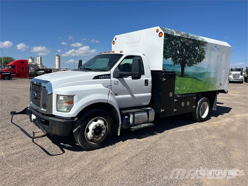 Ford F-650 4x2 Chipper Truck 碎木车