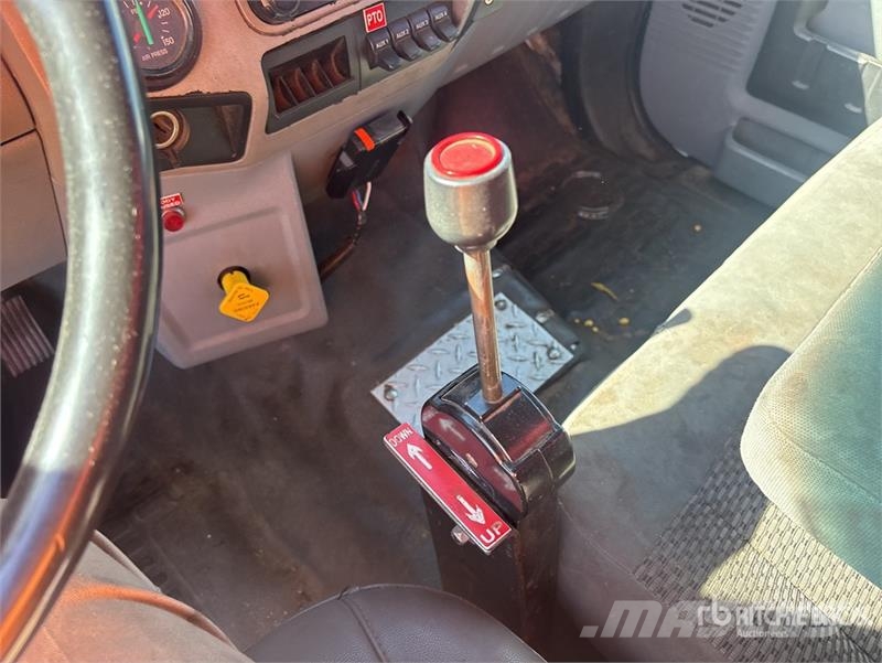 Ford F-650 4x2 Chipper Truck Hakkeveokid