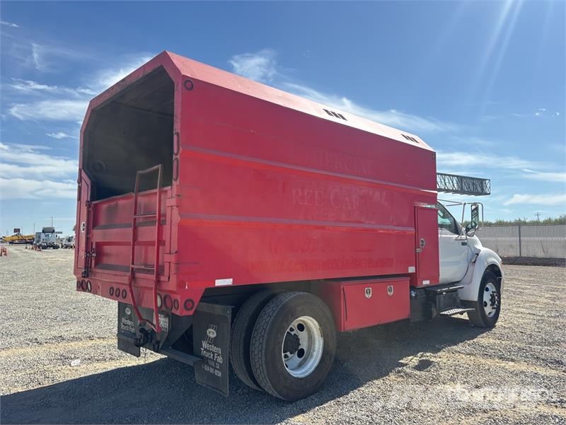 Ford F-650 4x2 Chipper Truck Hakkeveokid