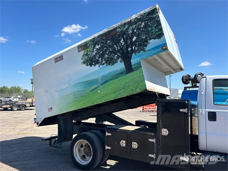 Ford F-650 4x2 Chipper Truck 碎木车