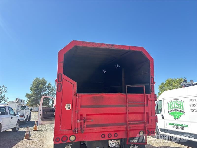 Ford F-650 4x2 Chipper Truck Hakkeveokid