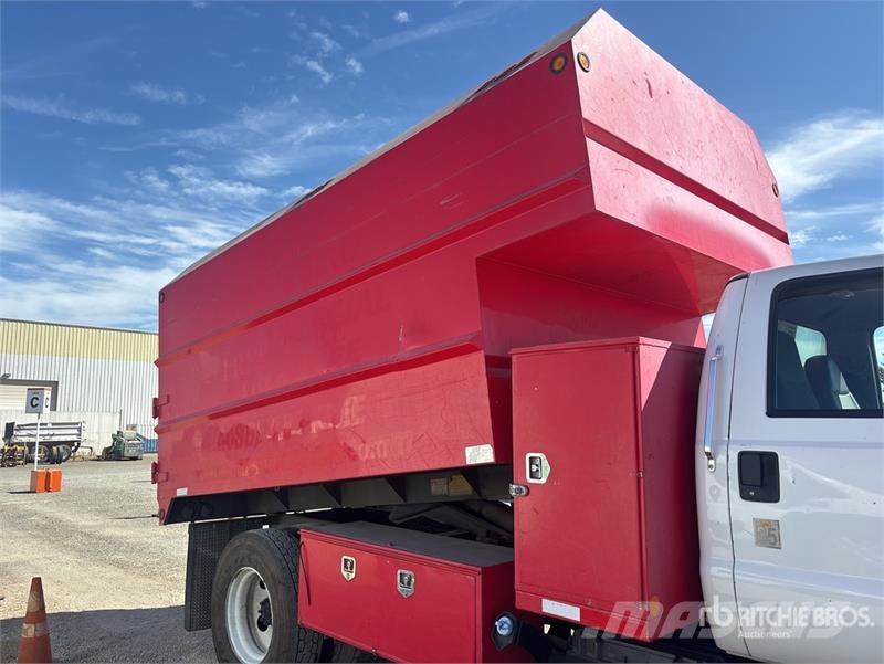 Ford F-650 4x2 Chipper Truck Hakkeveokid