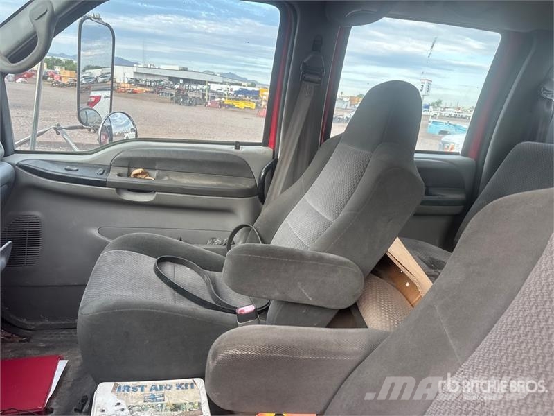 Ford F-650 4x2 Crew Cab Flatbed Truck (Inoperable) 平ボディー