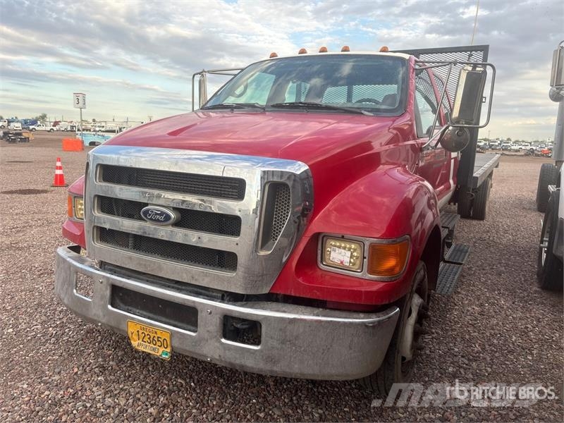 Ford F-650 4x2 Crew Cab Flatbed Truck (Inoperable) 平ボディー
