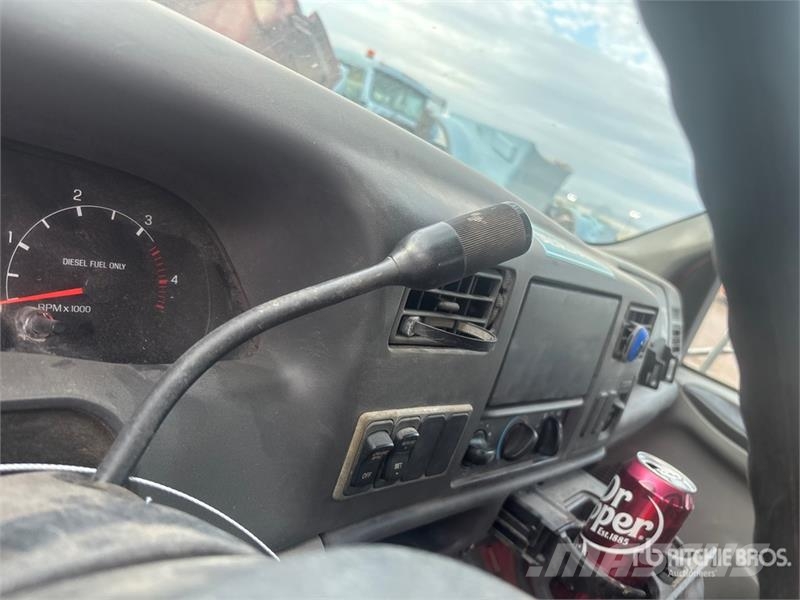 Ford F-650 4x2 Crew Cab Flatbed Truck (Inoperable) 平ボディー