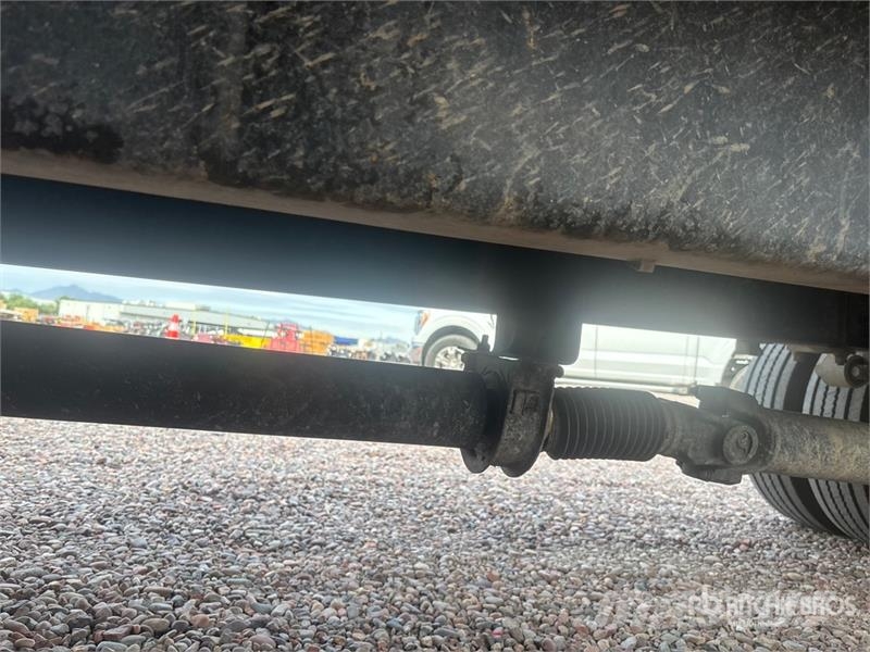 Ford F-650 4x2 Crew Cab Flatbed Truck (Inoperable) 平ボディー