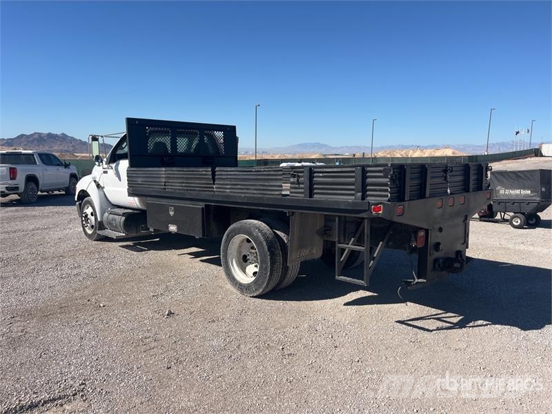 Ford F-650 4x2 Flatbed Truck Pritschenwagen/Pritschenwagen mit Seitenklappe