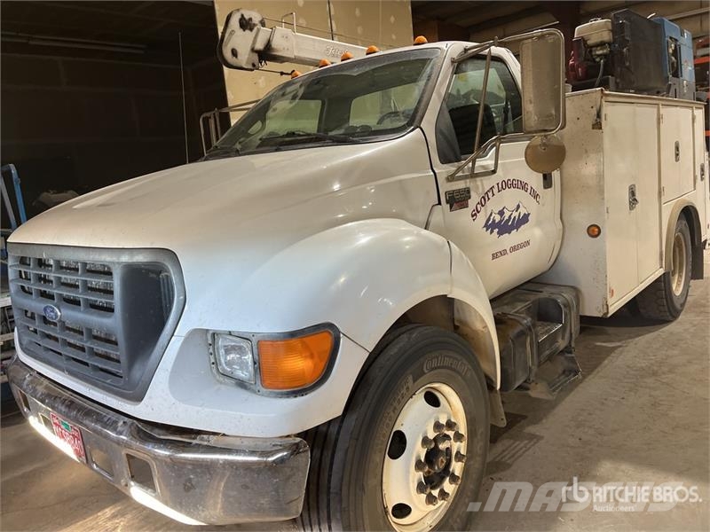Ford F-650 4x2 Service Truck مركبات الأغراض العامة