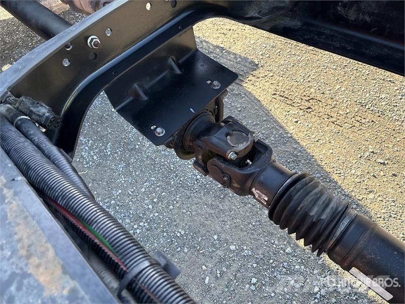 Ford F-750 駕駛室與內部