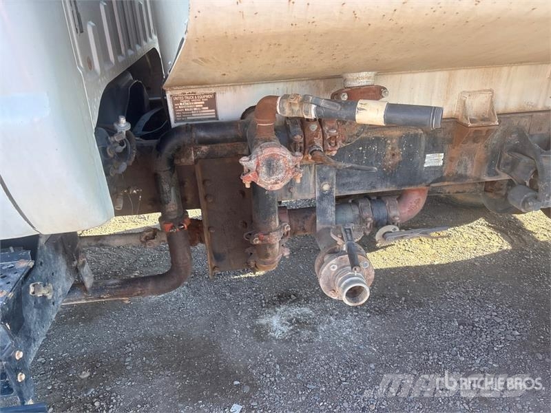 Ford F-750 Tovornjaki za vodo