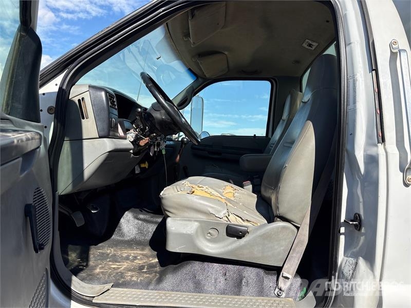 Ford F-750 Tovornjaki za vodo