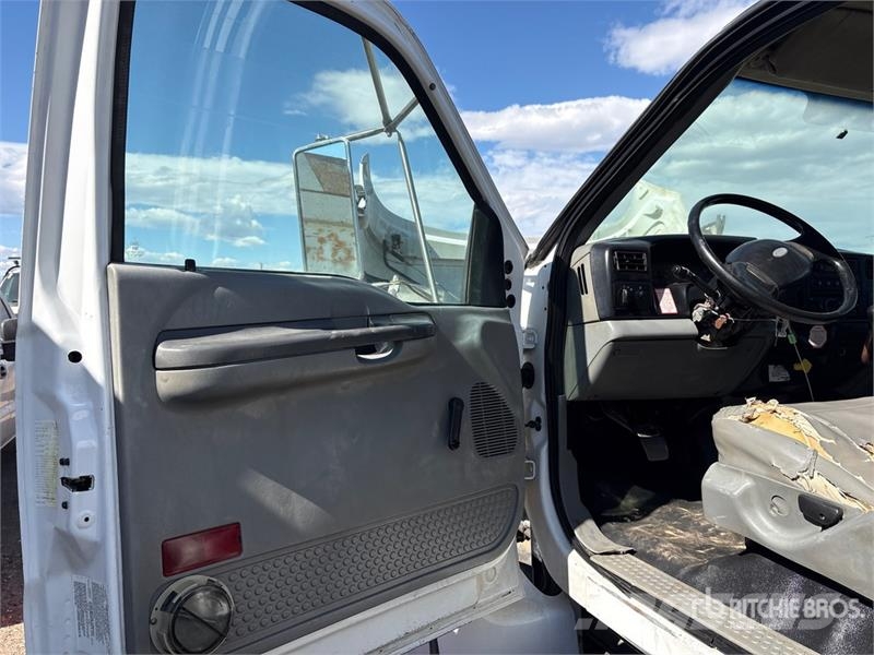 Ford F-750 Tovornjaki za vodo