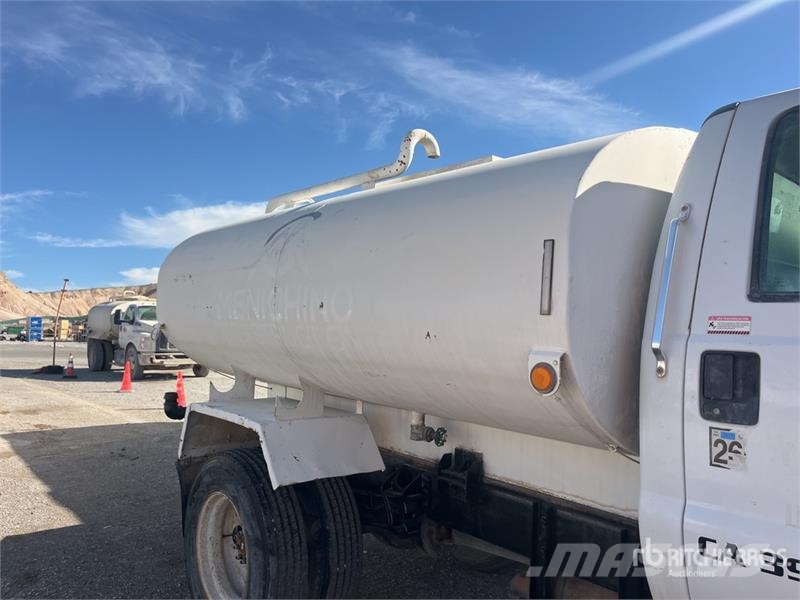 Ford F-750 Tankvogne - vand