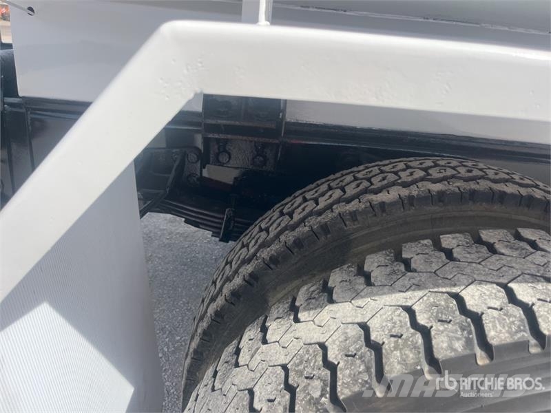 Ford F-750 Tankvogne - vand