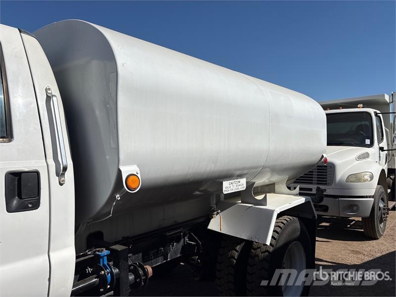 Ford F-750 Tovornjaki za vodo