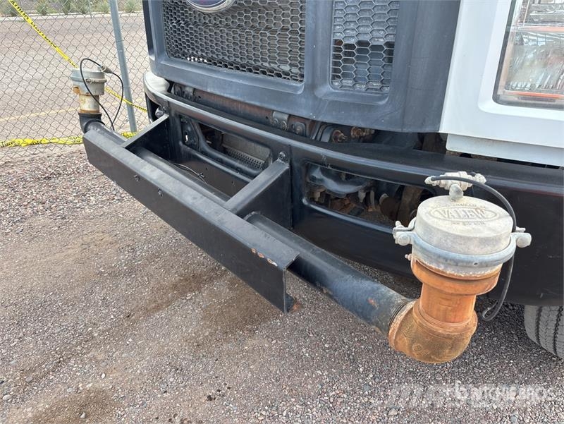 Ford F-750 Wassertanker