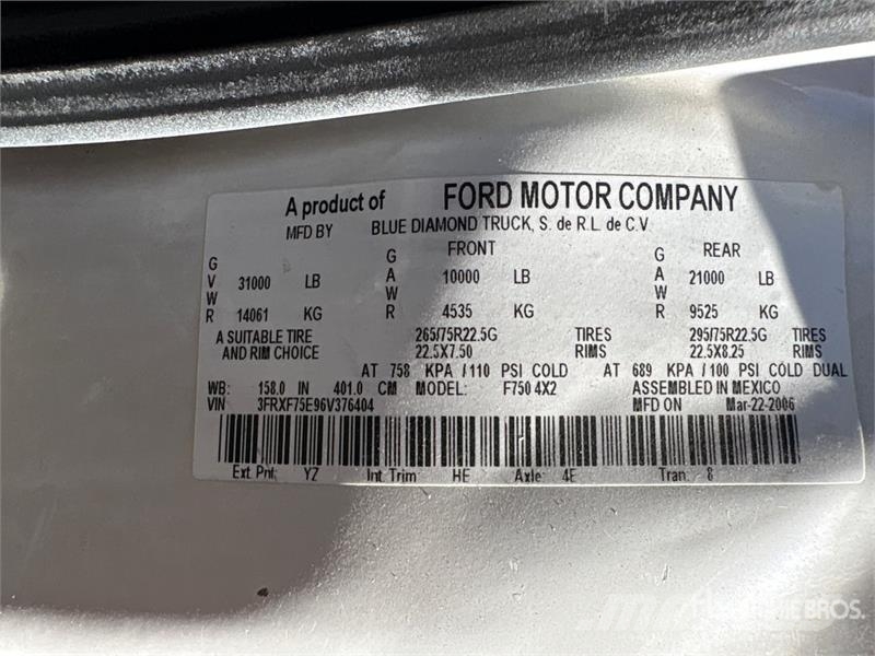 Ford F-750 Tovornjaki za vodo