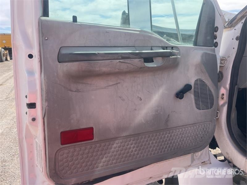 Ford F-750 Tankvogne - vand