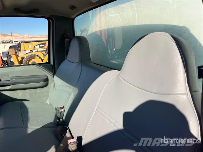 Ford F-750 Ūdens mašīnas