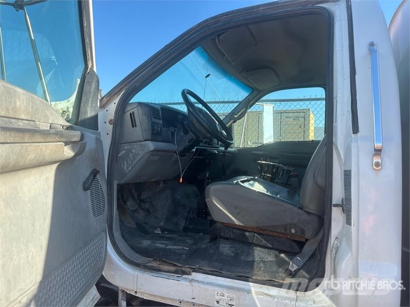 Ford F-750 Tovornjaki za vodo