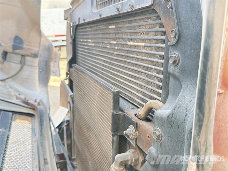 Ford F-750 ダンプ
