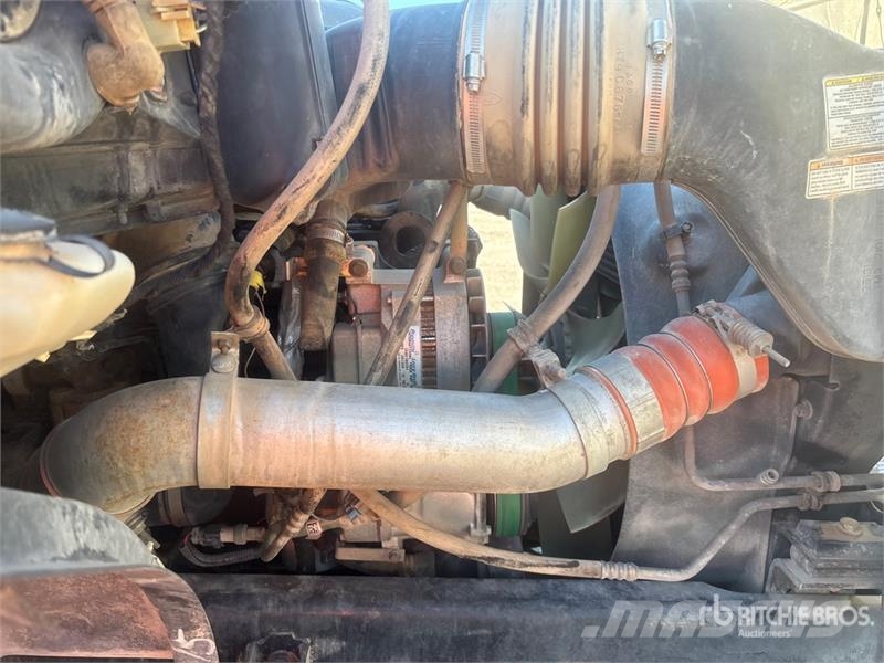 Ford F-750 Tovornjaki za vodo