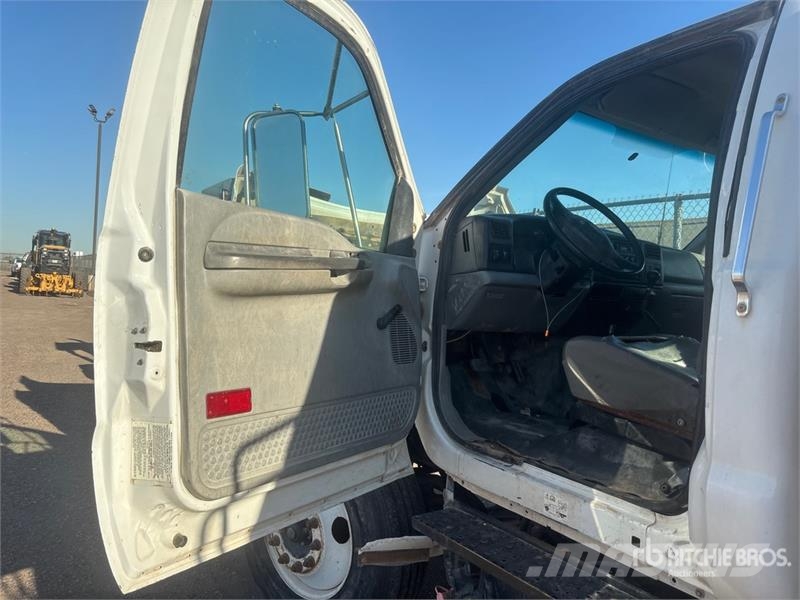 Ford F-750 Tovornjaki za vodo