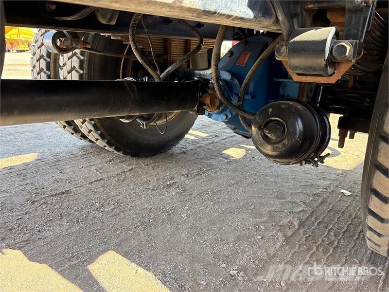 Ford F-750 Tovornjaki za vodo