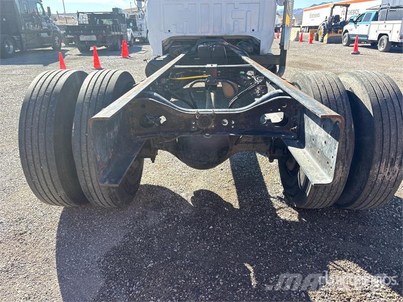 Ford F-750 キャビン及び内装