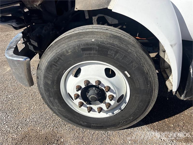 Ford F-750 キャビン及び内装