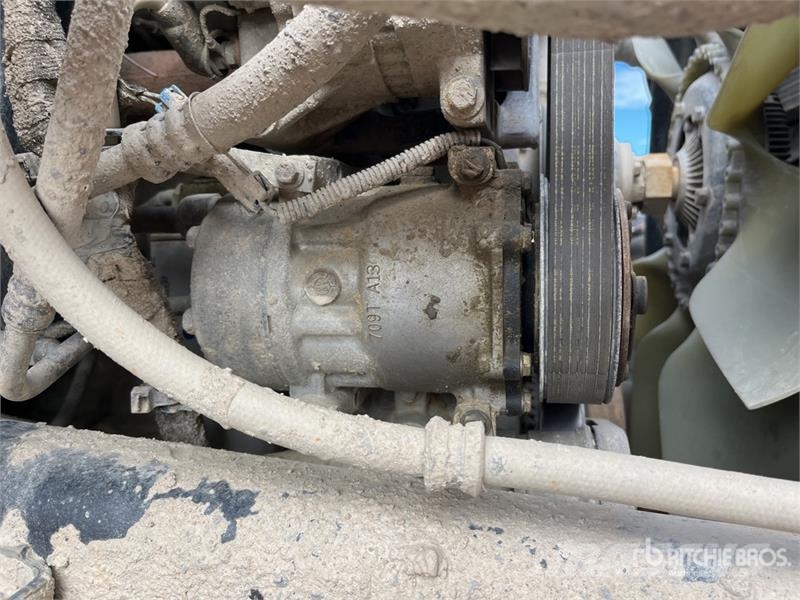 Ford F-750 صهاريج مياه