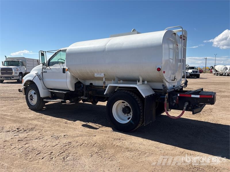 Ford F-750 Tovornjaki za vodo