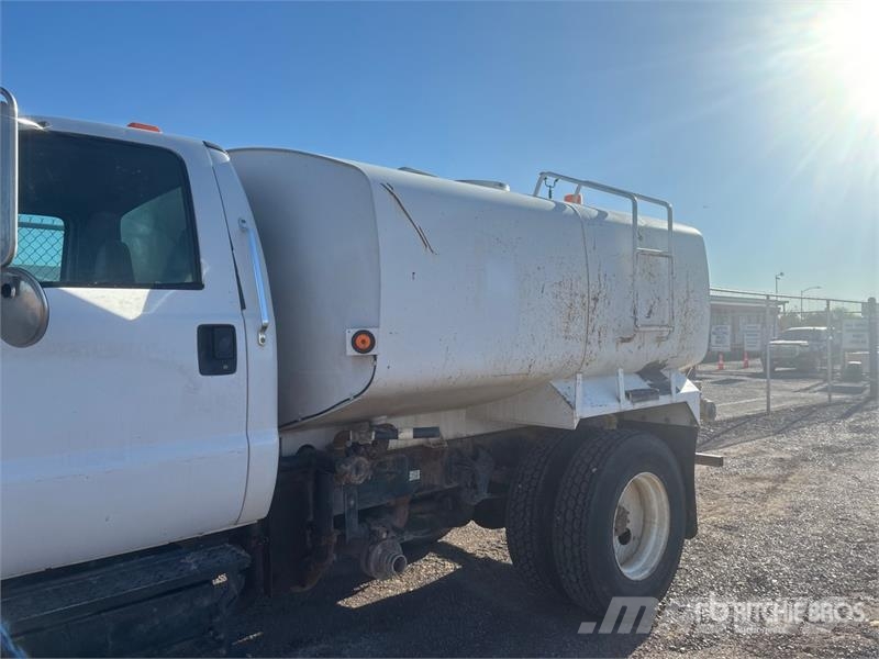 Ford F-750 Tovornjaki za vodo