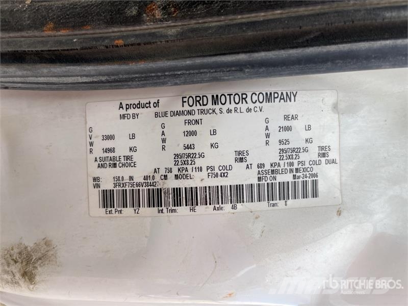 Ford F-750 صهاريج مياه