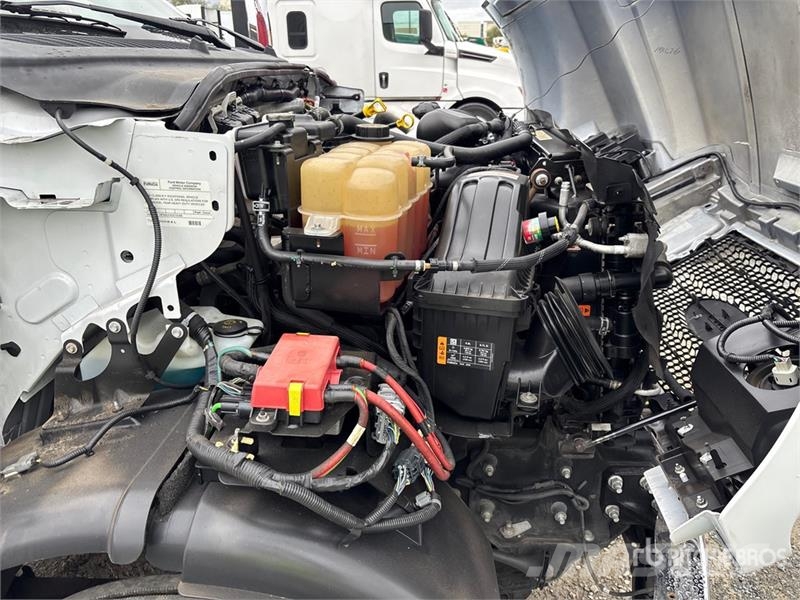 Ford F-750 Cabins and interior